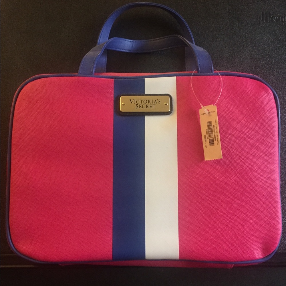 NWT- Victoria’s Secret large Makeup bag